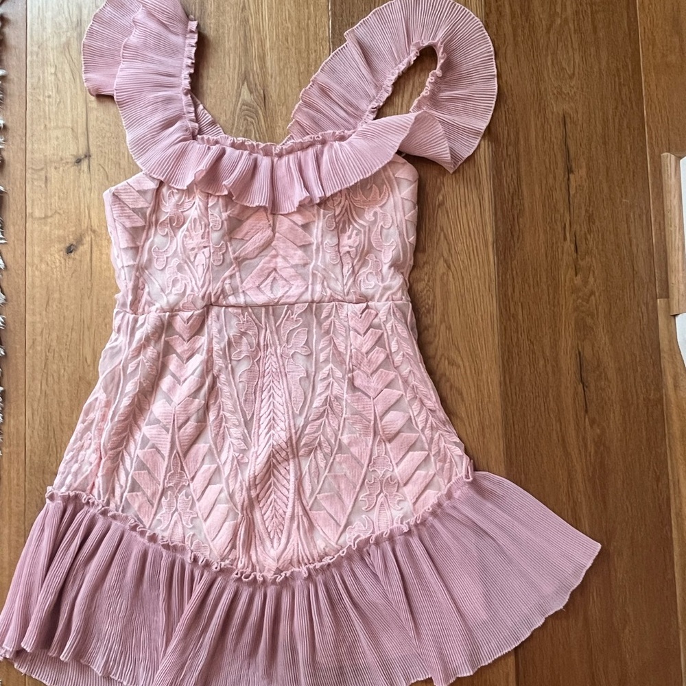 Ballet pink, ultra romantic dress. Worn once as a wedding guest. HELLOMOLLY szL